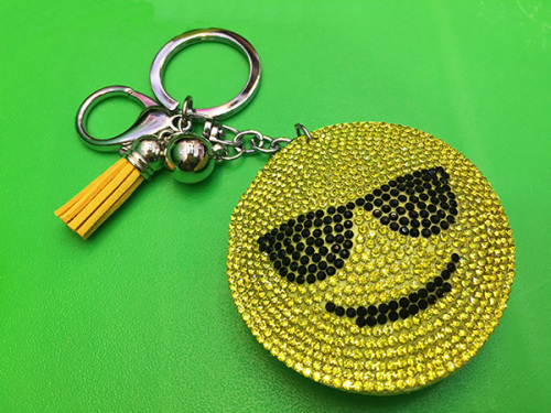 Bordées de jaune Smiley Faces pendentif cuir sac Keychain ornements