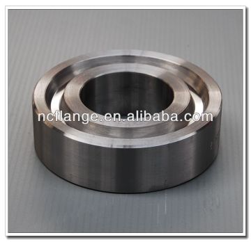 Flange spacer