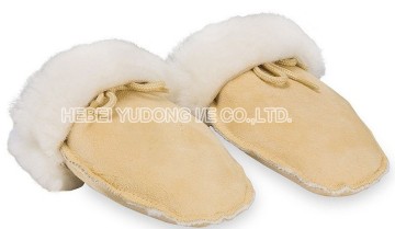 Various sheepskin baby mittens gloves