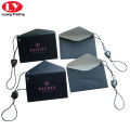 Envelope vorm kleding swing tag met plastic stuk