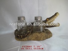resin base animal salt and pepper holder