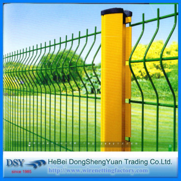 PVC Coated Triangular Curved Welded Wire Mesh Fence