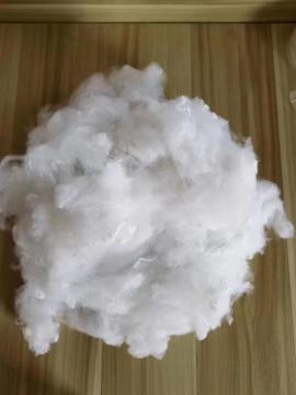 Recycled Polyester Staple Fiber (PSF) raw white 1.4D