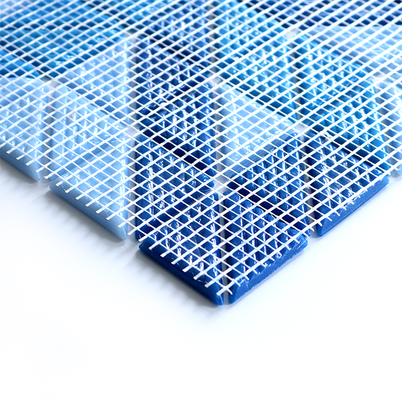 Azulejos del piso de la piscina del mosaico del triángulo