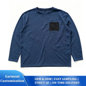 Schwarzes, langärmliges T-Shirt mit aufgesetzter Tasche
