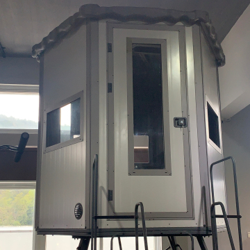 Elevated Hunting House: Deer Hunting Blind Tower