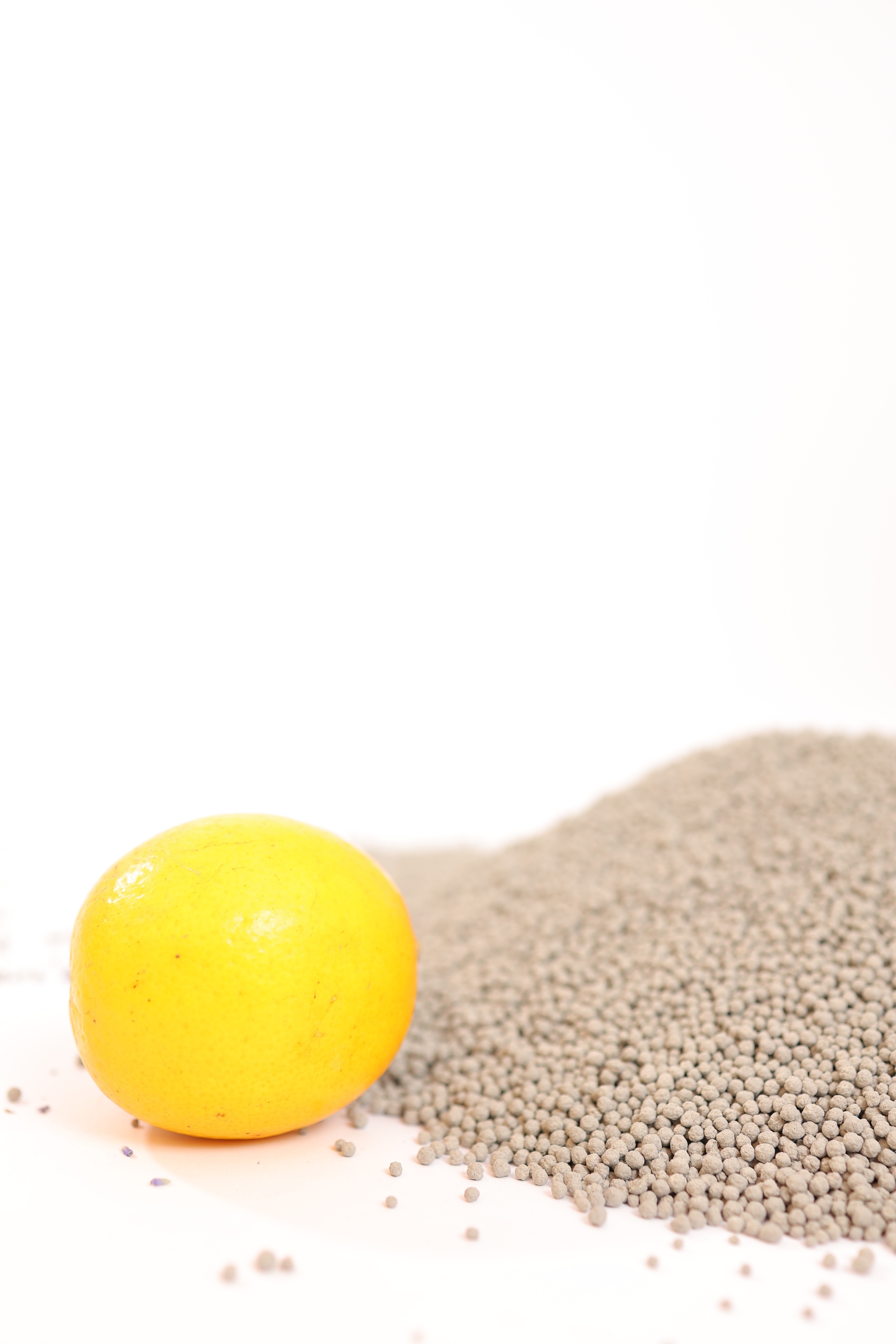 1.5 মিমি লেবু সেন্টেড বেন্টোনাইট ক্যাট লিটার 1.5mm Lemon Scented Bentonite Cat Litter