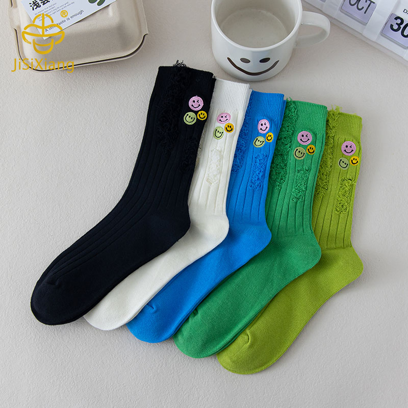 천공 된 튜브 양말 자수 양말 Perforated tube socks embroidered socks