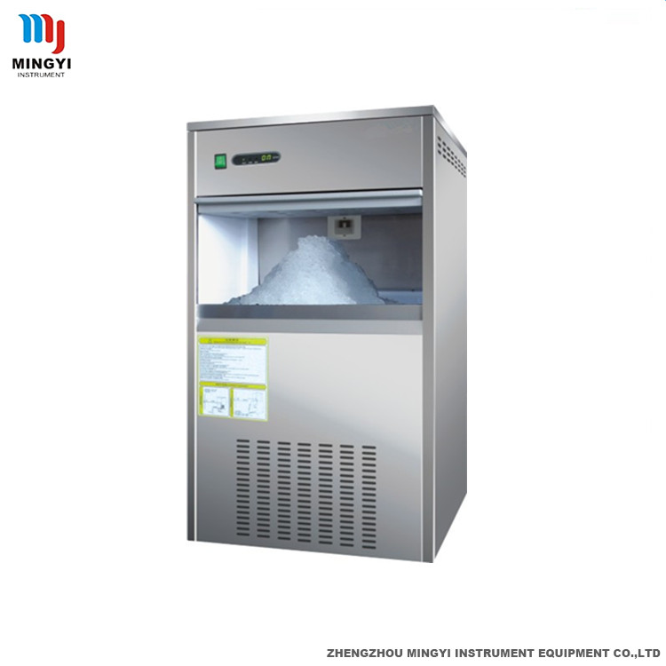 Maquina de hacer hielo Ice maker machine