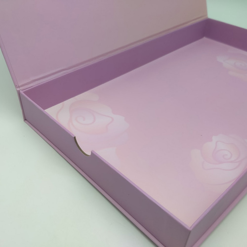 Kotak persembahan aksesori fesyen merah jambu dengan penutup magnet