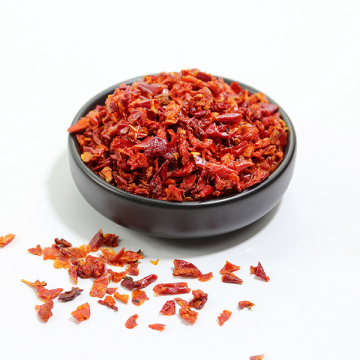 Premium dried red bell pepper flakes