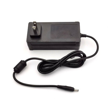 14 V 3.5A AC DC -Adapter mit Sicherheitszertifikaten