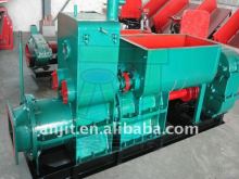 Automatic vaccum extruder for clay brick