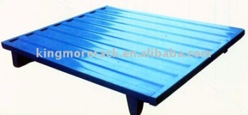 Racking heavy pallet