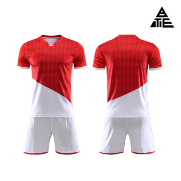 Conjunto de traje de fútbol para hombre rojo y blanco.