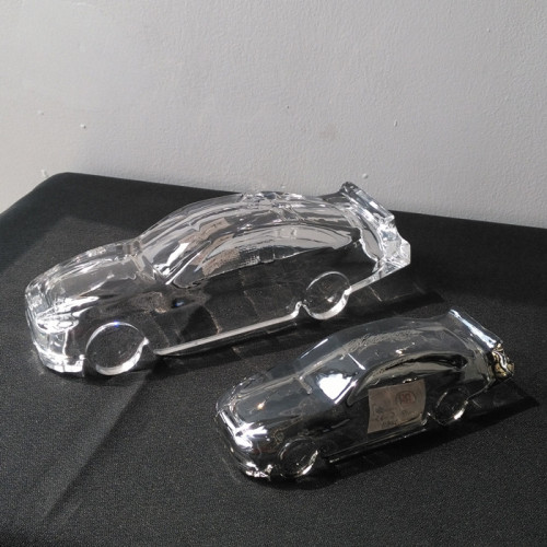 Modèle de voiture en verre de cristal de décor élégant
