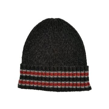 Beanie sọc dệt kim của cậu bé