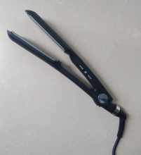 LCD Indicator Voltage Auto Regulate Hair Straightener