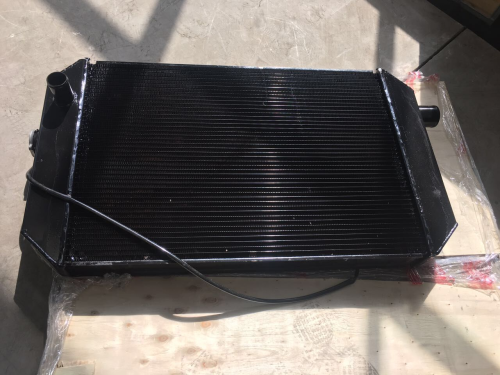 ZD220 ZD320 Majelis Tangki Air Radiator 004904001A0400000