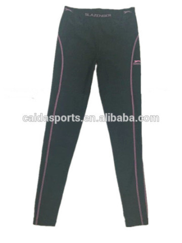 Woman sports legging yoga pants