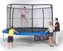 TRAMPOLINE WITH NET