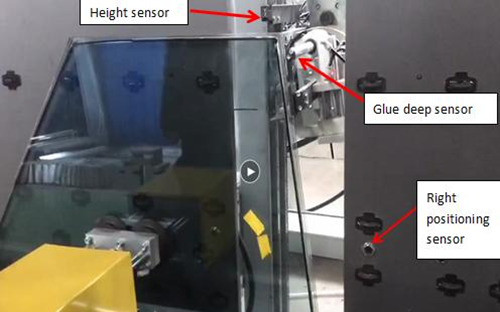 Insulating glass sealing robot