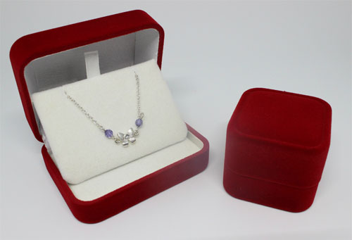 Velvet necklace box