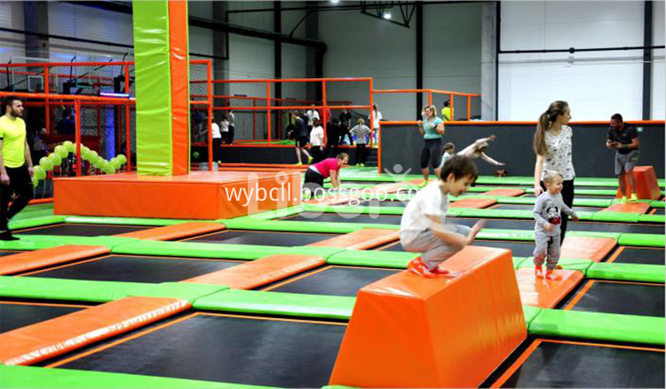 Trampoline Park (2)