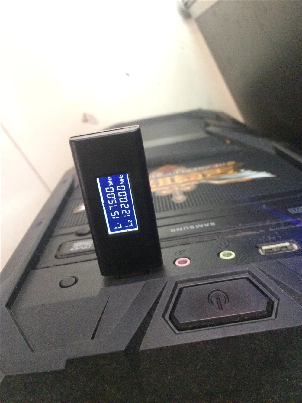 Dual Frequency Mini Anti-Tracking Hidden LED Screen USB GPS Blocker