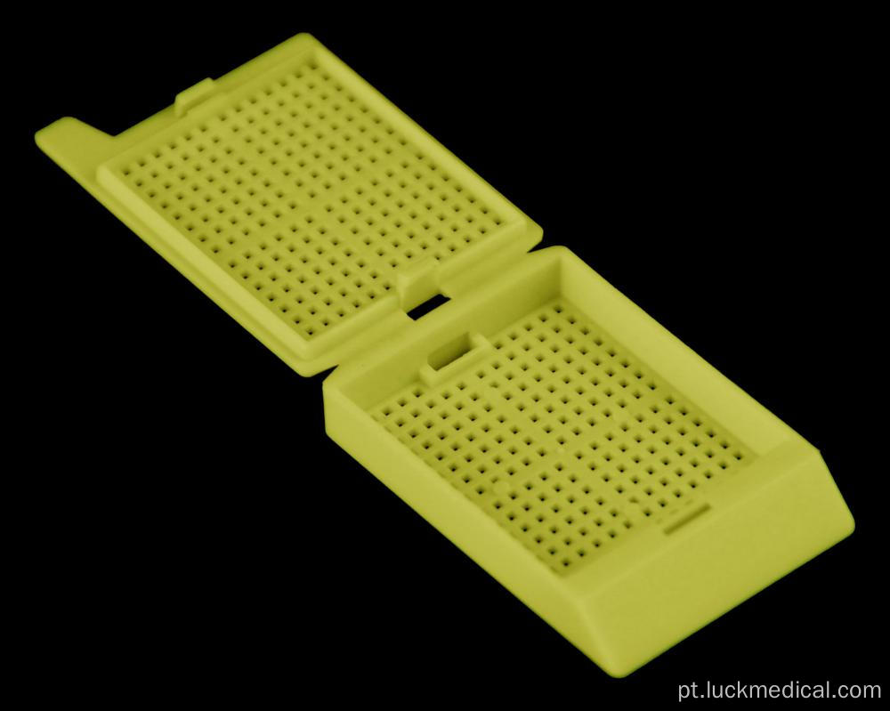 Incorporar cassete de plástico feito para laboratório