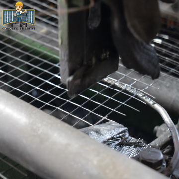 Wire mesh welding machine