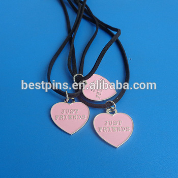 heart shape pink metal tags charm necklace