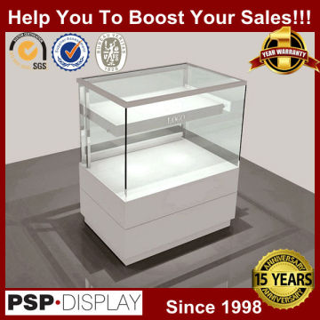 Customized Merchandising Fashion wrist watch display cases