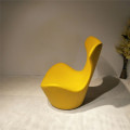 Naoto Fukasawa의 Grande Papilio Armchair