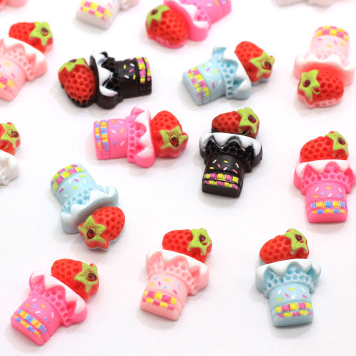 Suministros Flatback Cute Strawberry Sweet Cone Resina Charm Bead Cabochon Accesorios Fingir Chocolate Comida Diy Adorno de joyería