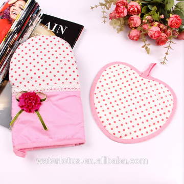 heart shape oven pad and oven glove