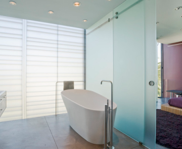 Frameless sliding doors for bathroom