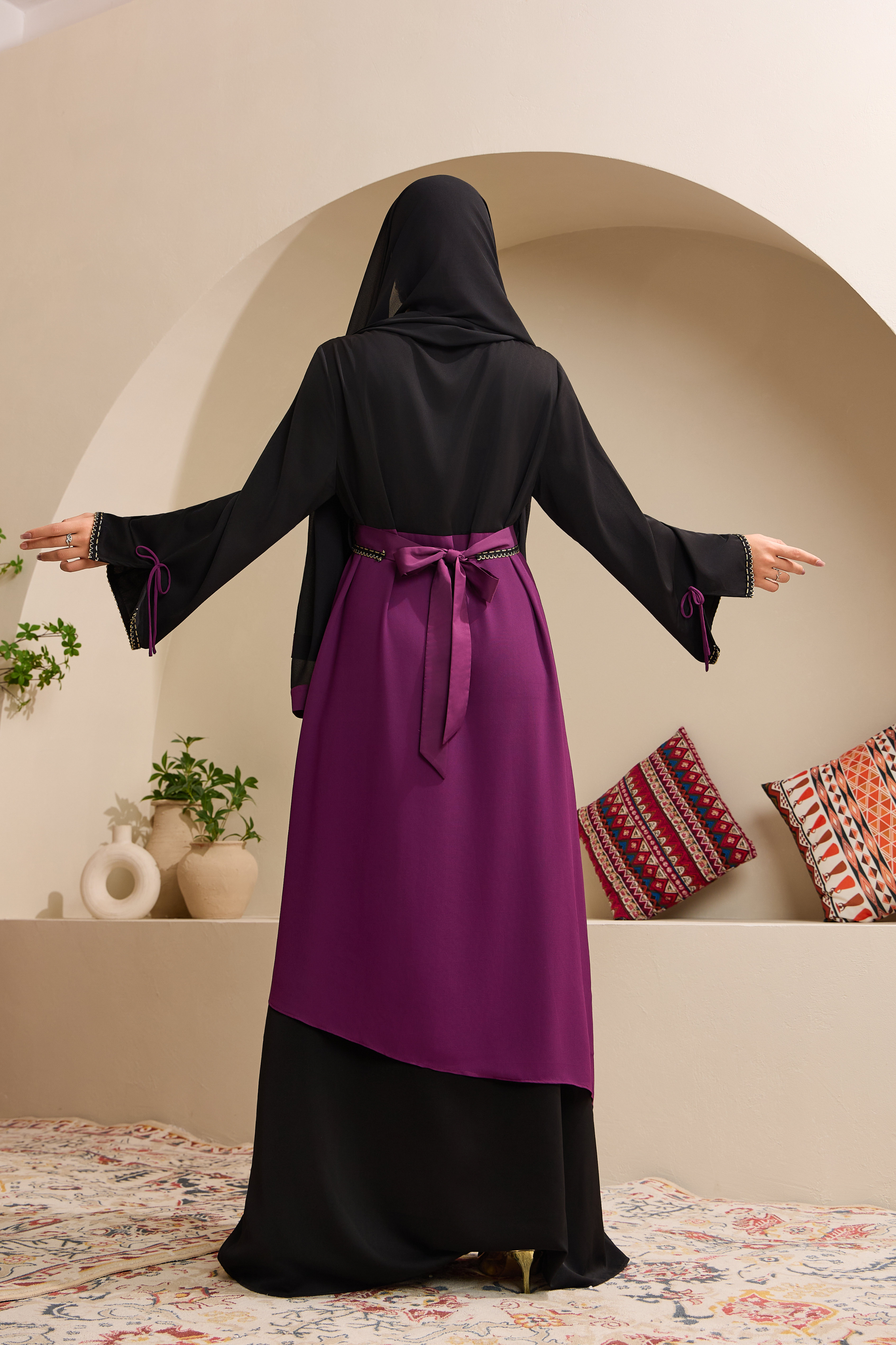گلدوزی بنفش مشکی مدل ست عبایی گلدوزی شده نمای استایل 05 black purple floral embroidered abaya set model styling view 05