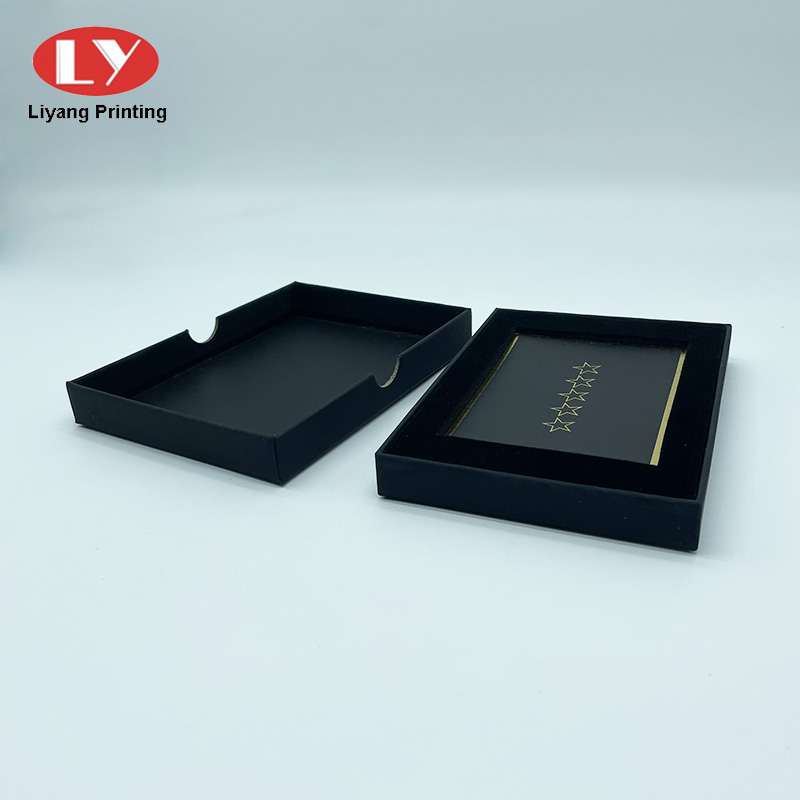 صندوق بطاقة ورق سوداء صغير مخصص مع رغوة