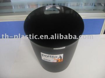 round waste bin
