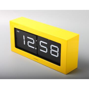 Часы с металлической коробкой Western Metal Flip Clock