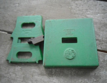 Kwik-Lok Wear Runners and Wear Bases