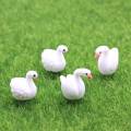 100Pcs / Lot 15 * 23MM Mini Swan Figurine Fairy Garden Ornaments Crafts Goose Model Miniature Animal Home Micro Landscape Στολίδι