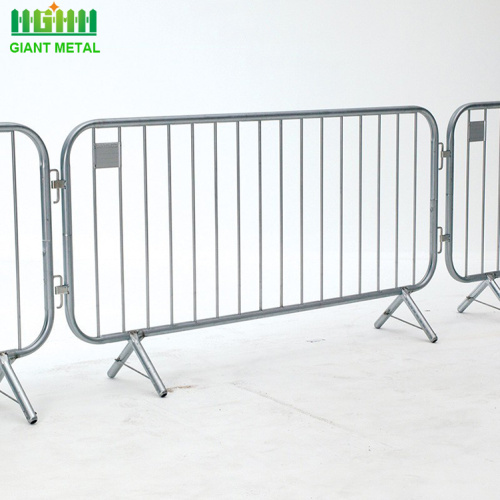 Desain baru menggunakan hot-dipped galvanized crowd control barrier