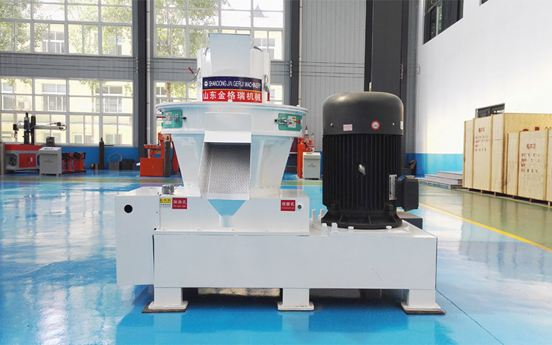 Wood pellet making machine