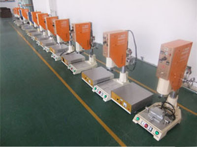 Ultrasonic handle welding machine