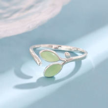 Fashionable And Personalized Green Leaf Cat Eye Rings