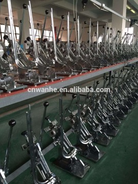 Hand sausage clipper machine