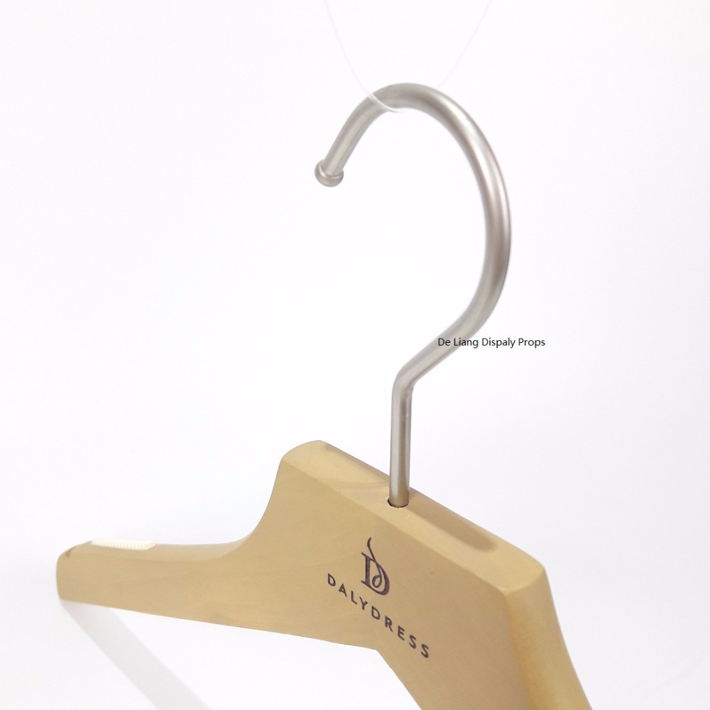 DL644 female male kids tailor natural wood lotus wooden hanger for dress clothing rack with round metal hook shirt hanger