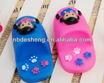 2014 new type paw print pet shoes